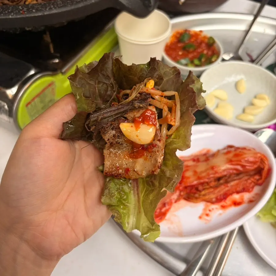 노릇하게 구워진 급랭삼겹살