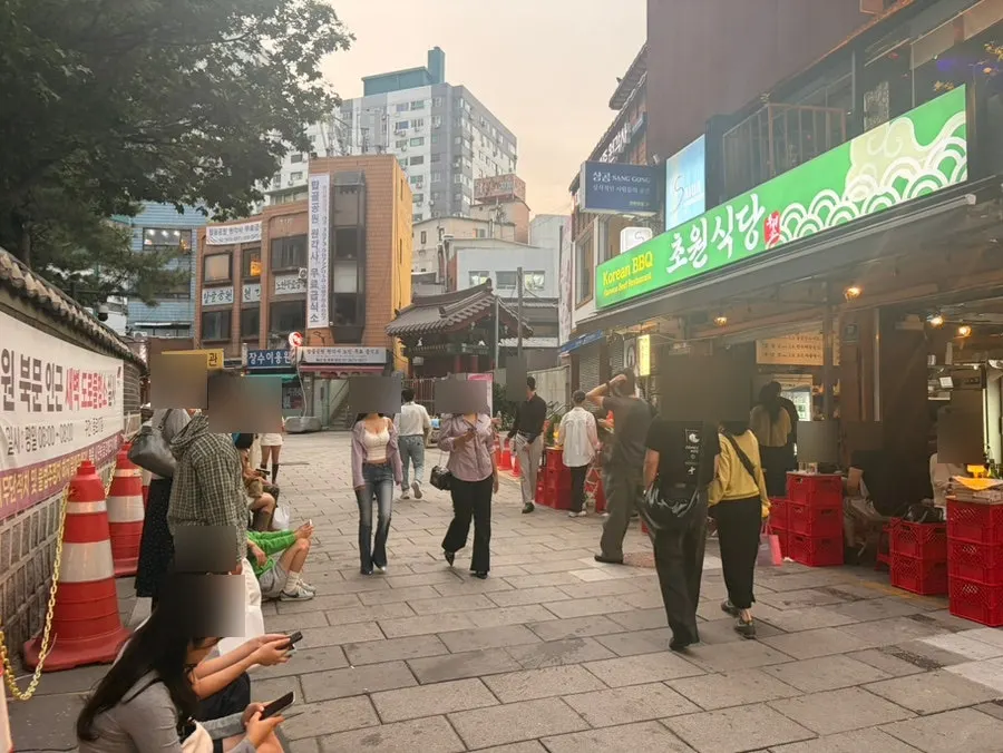 웨이팅이 생긴 초원식당 야장 전경