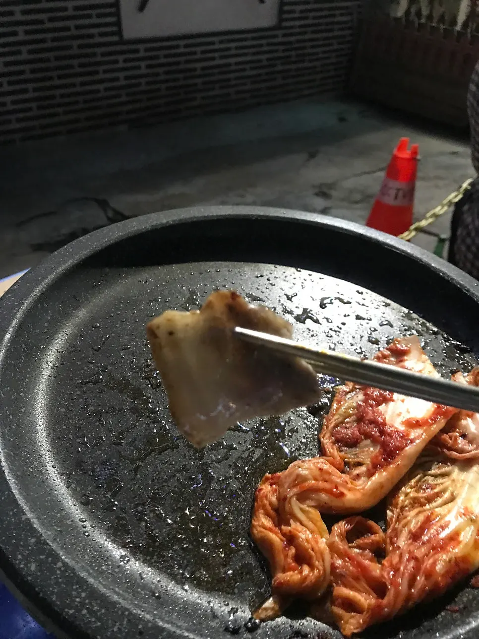 얇아서 빠르게 익는 삼겹살