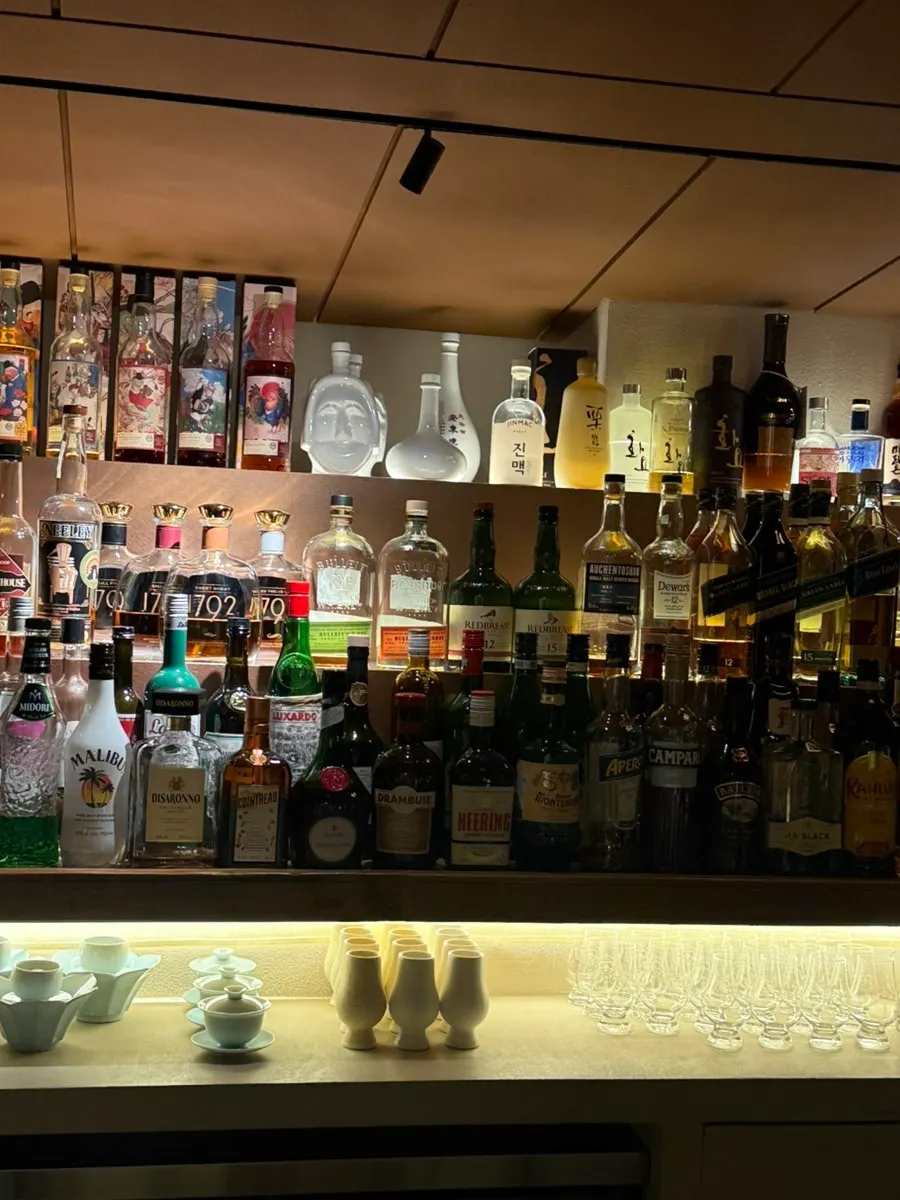 Welcome drink and snacks served on a small tray