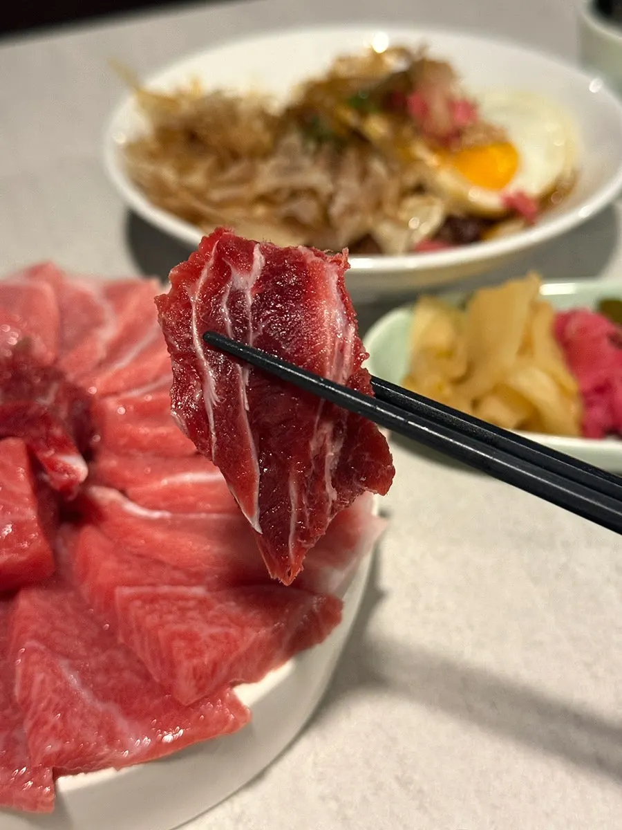 A plate of bluefin tuna sashimi by cut