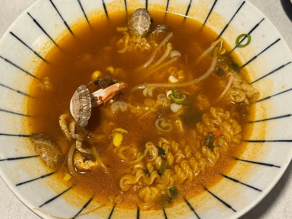 Seafood ramyeon served to finish the course
