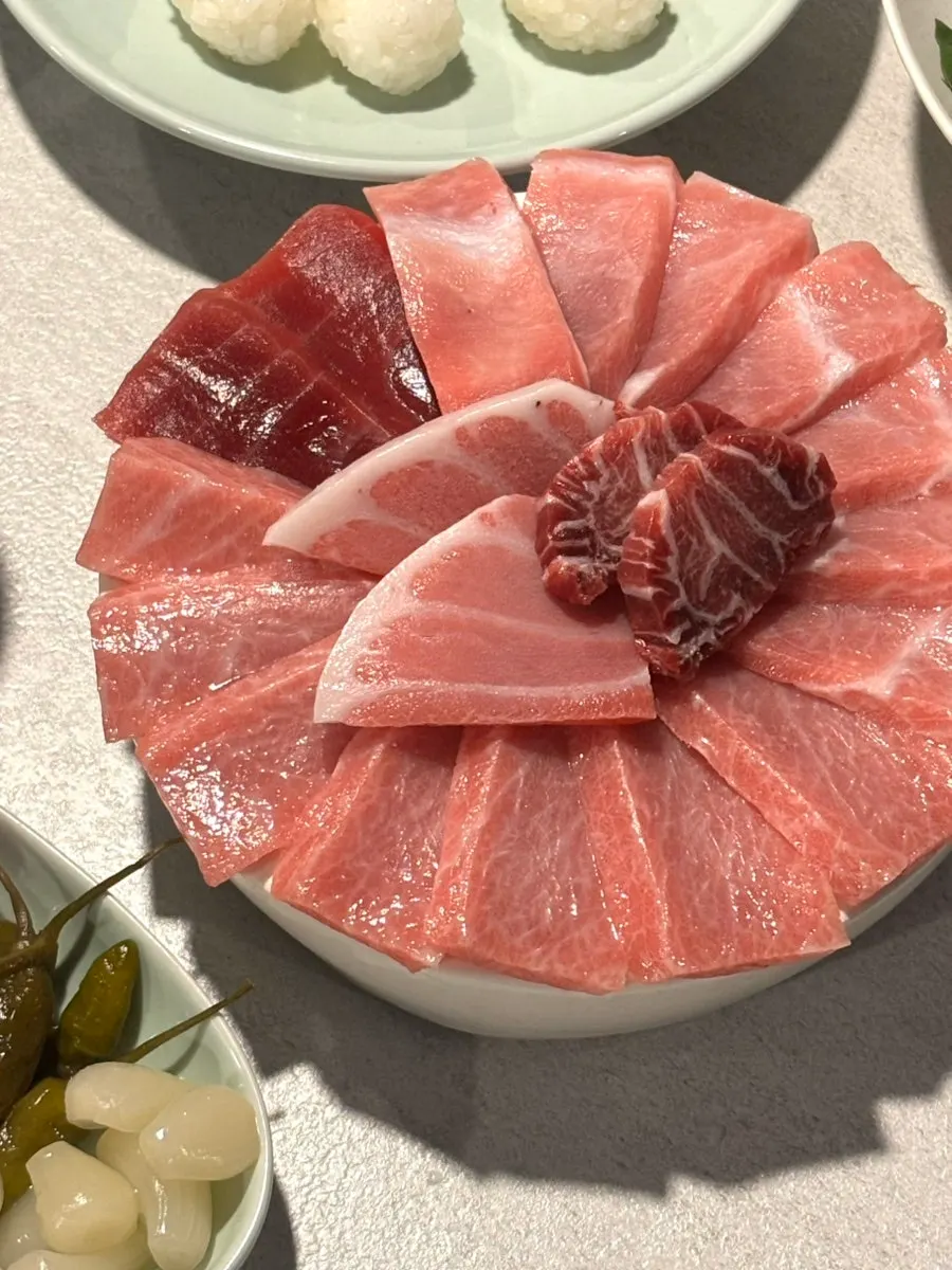 Tuna sushi made with vinegared rice