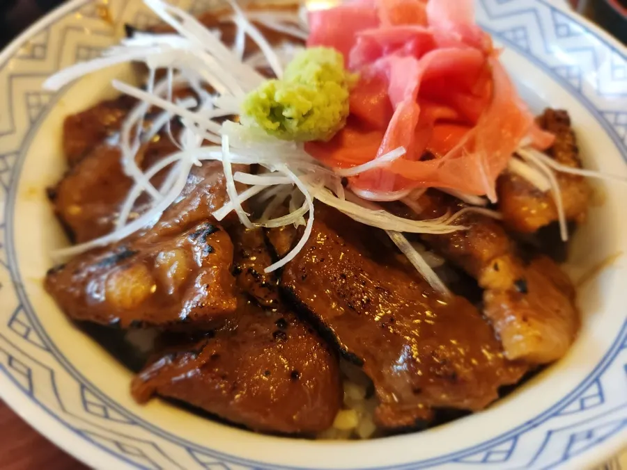 A bowl of buta-don at Jongno Donburi Yeonnam