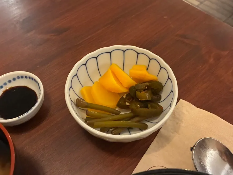 종로돈부리 연남 장아찌 반찬 접시