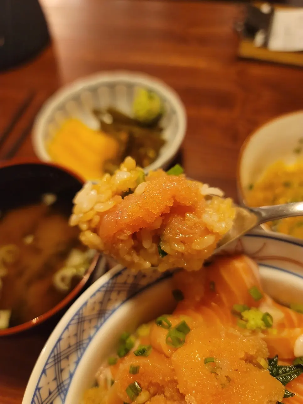 たっぷり出てきたわさびと丼