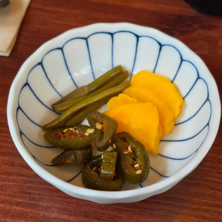 종로돈부리 연남 기본 밑반찬 상차림