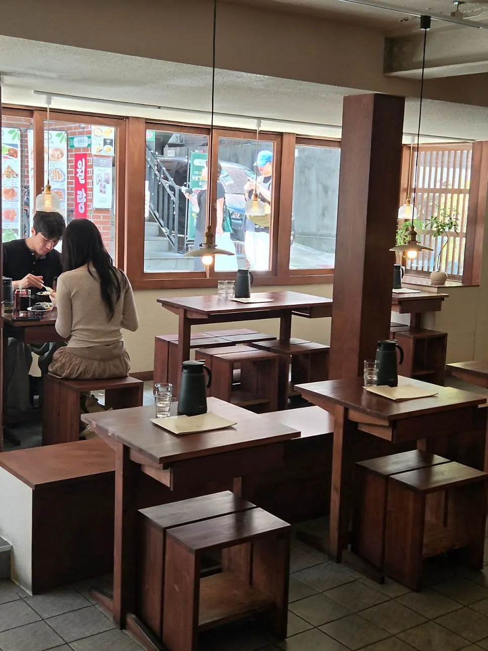 연남동 일식 덮밥집 외부 안내