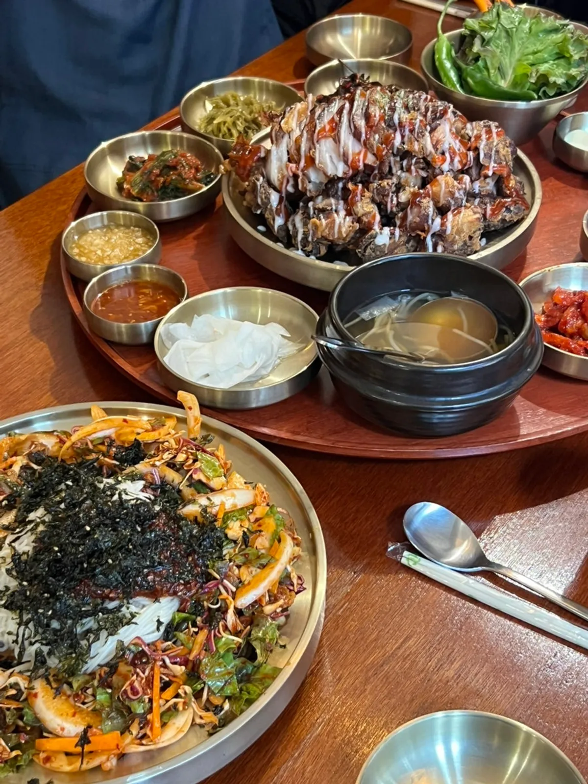 Signature jokbal-twigim set at Yeonnam Jokbal 1987 Jonggak Branch