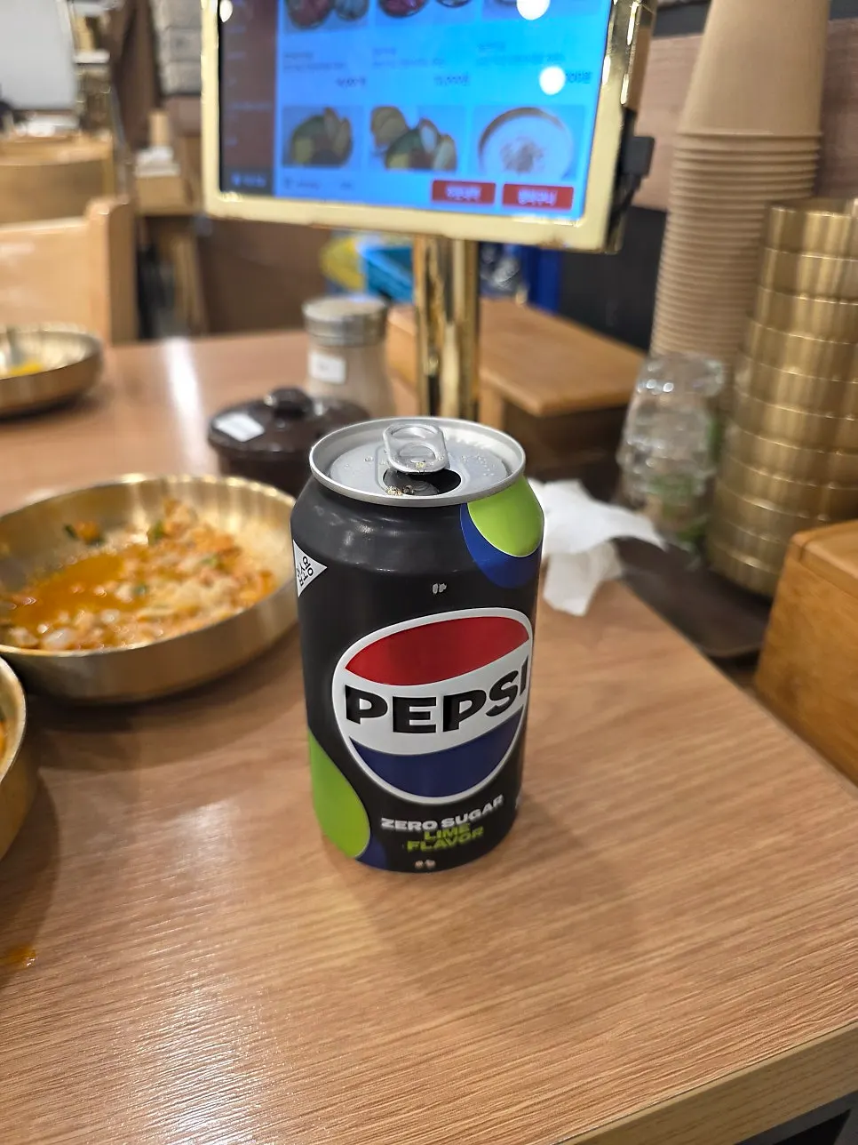 Zero-sugar cola to finish the meal
