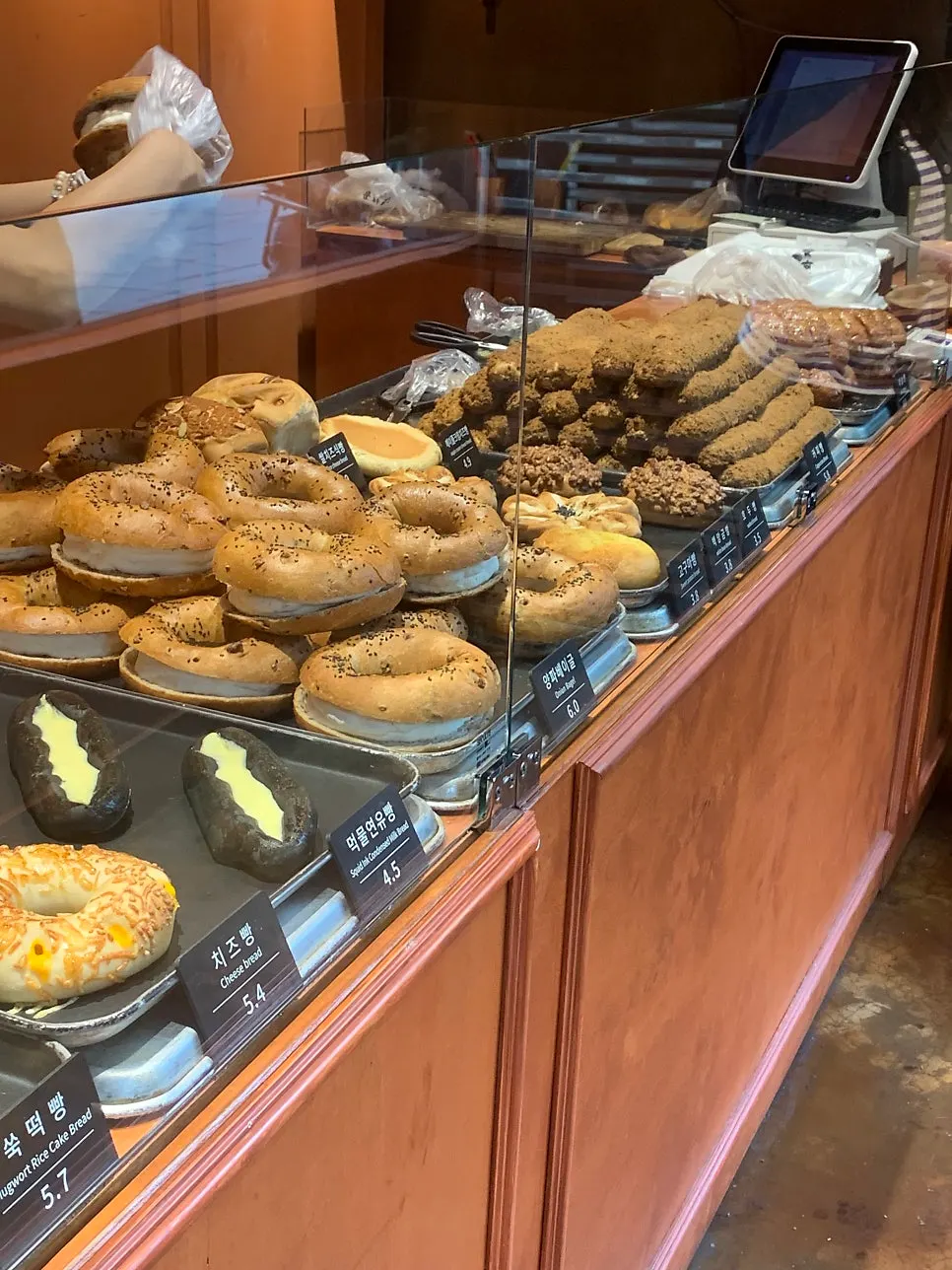 Bread display focused on Munhwa Bakery’s standout items
