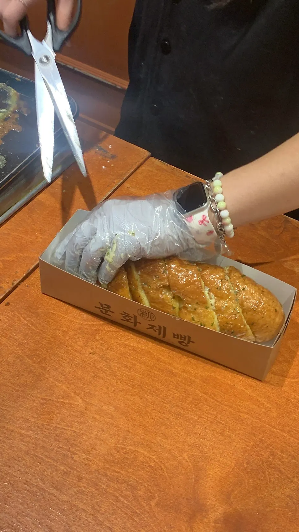 Soft garlic bread generously filled with cream