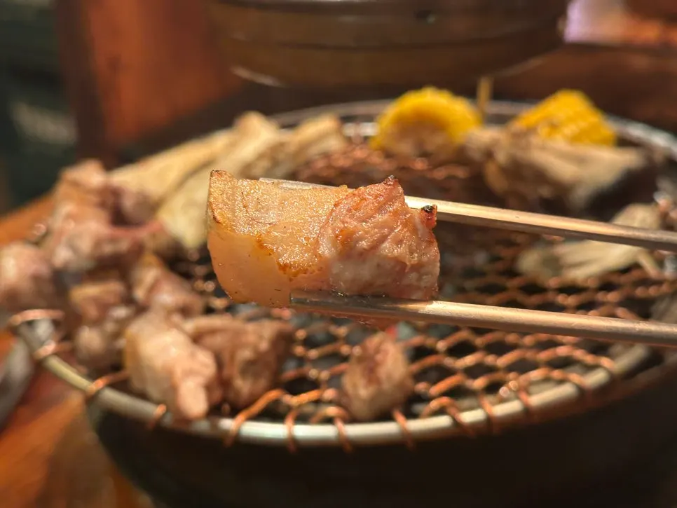 Pork belly wrapped in half-and-half naengmyeon