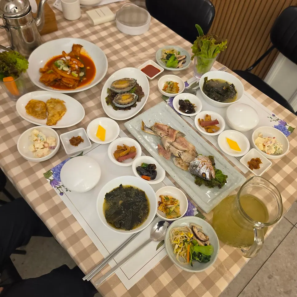 구테이블 한정식 점심상 마무리 사진