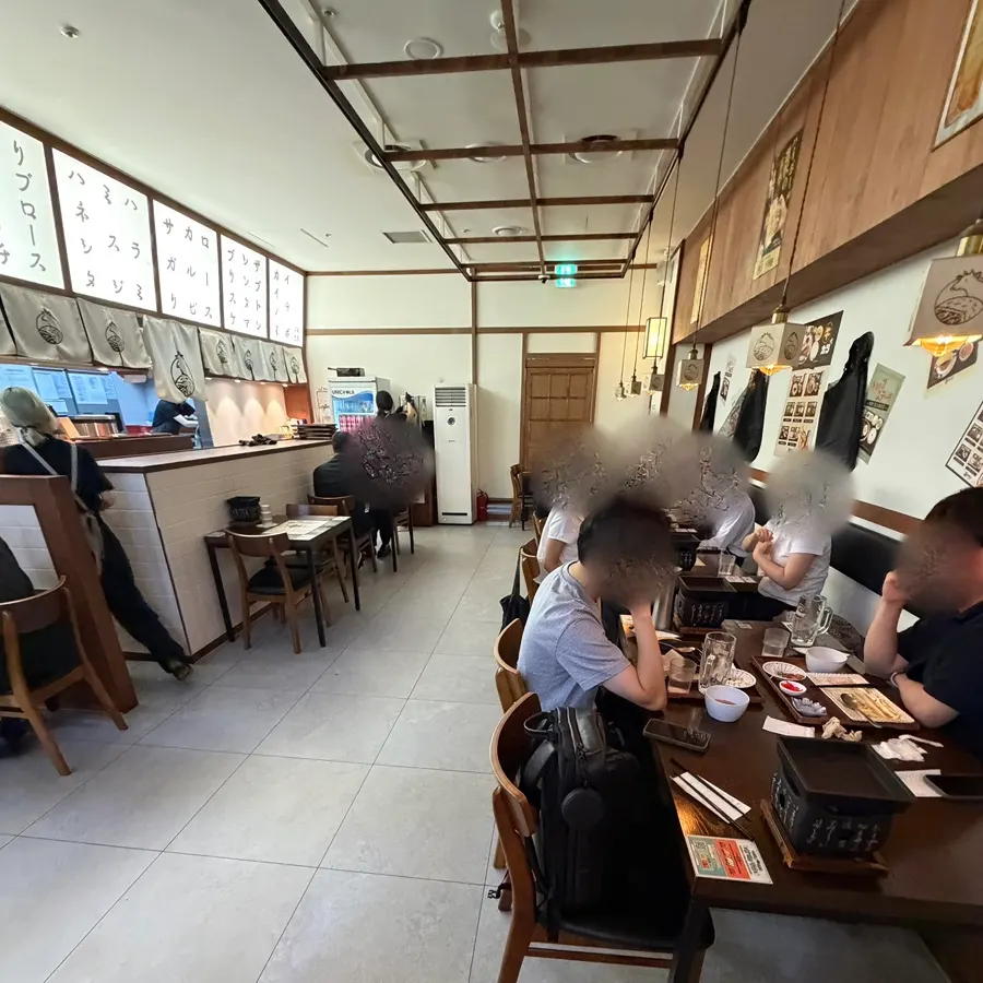 Overall interior atmosphere of Ichigyu Gwanghwamun Branch