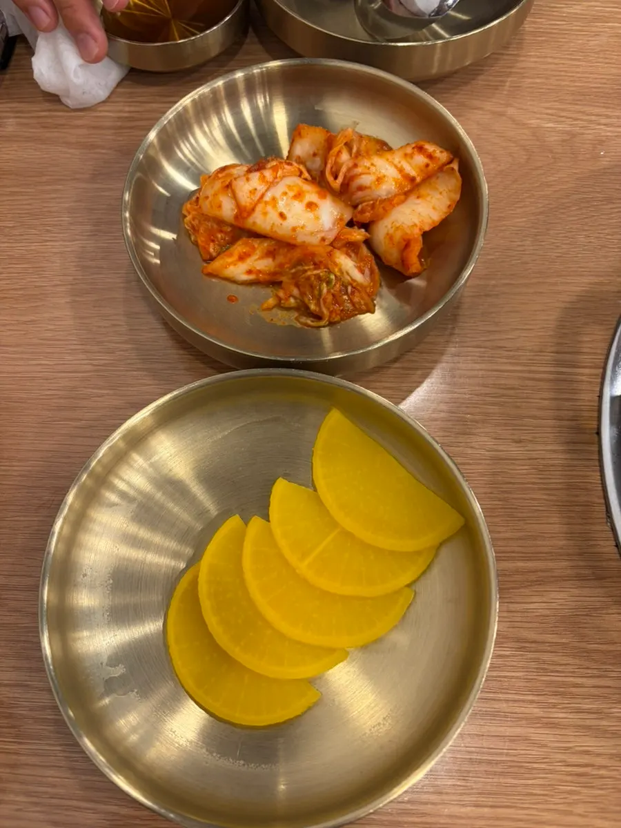 Kimchi and danmuji side dishes