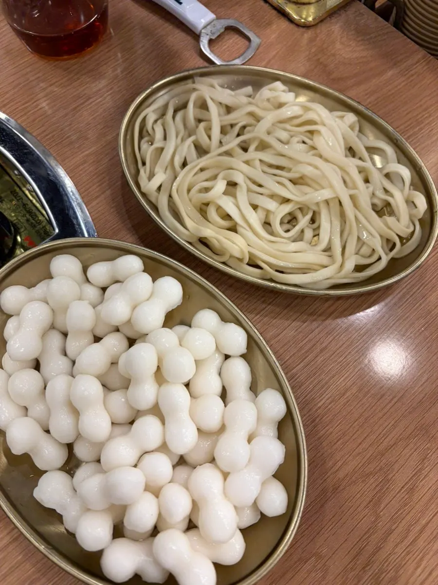 Self-refilled kimchi and danmuji