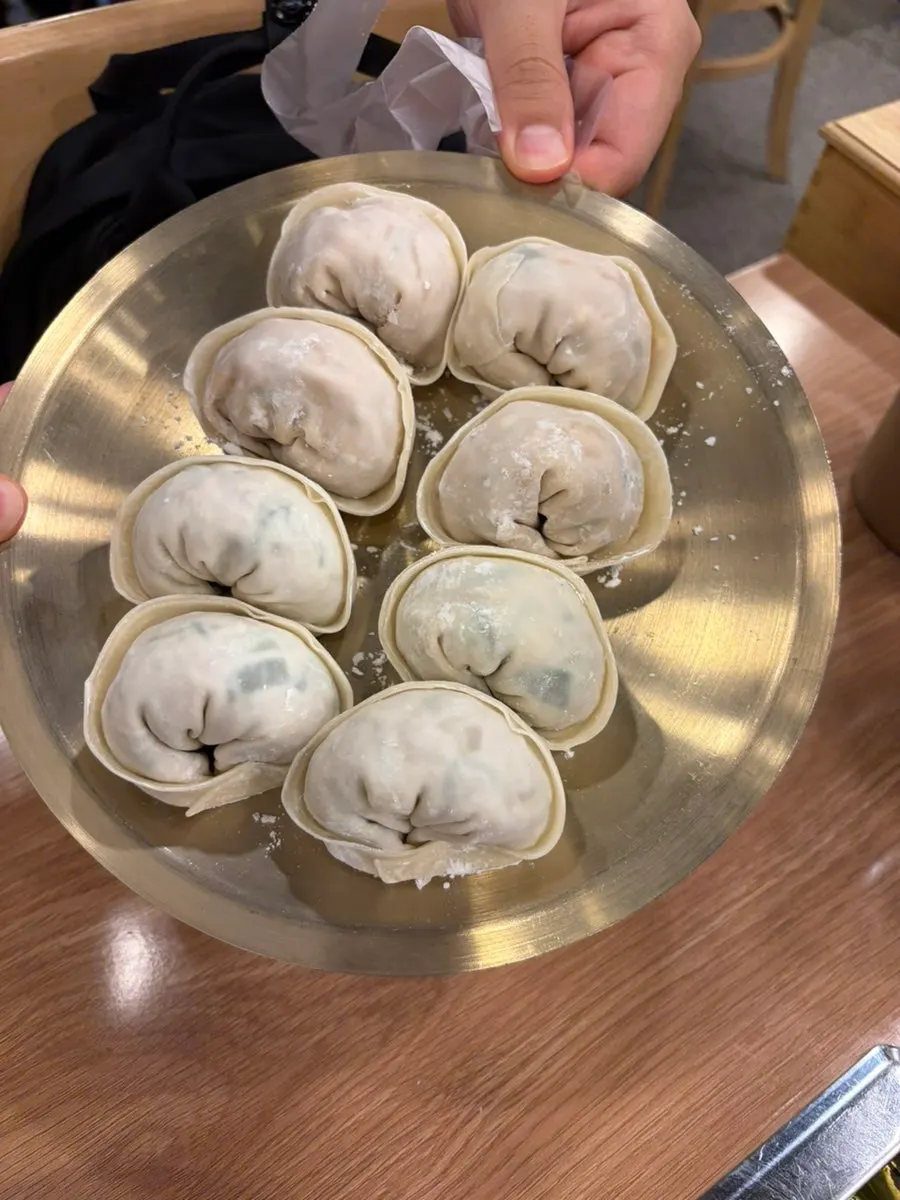 Joraengi-tteok for hot pot and included kalguksu noodles