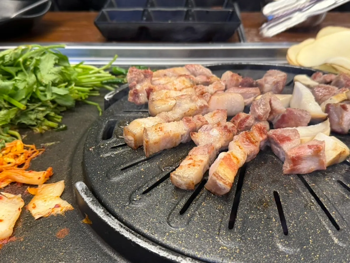 Golden-grilled Jirisan black pork five-layer belly