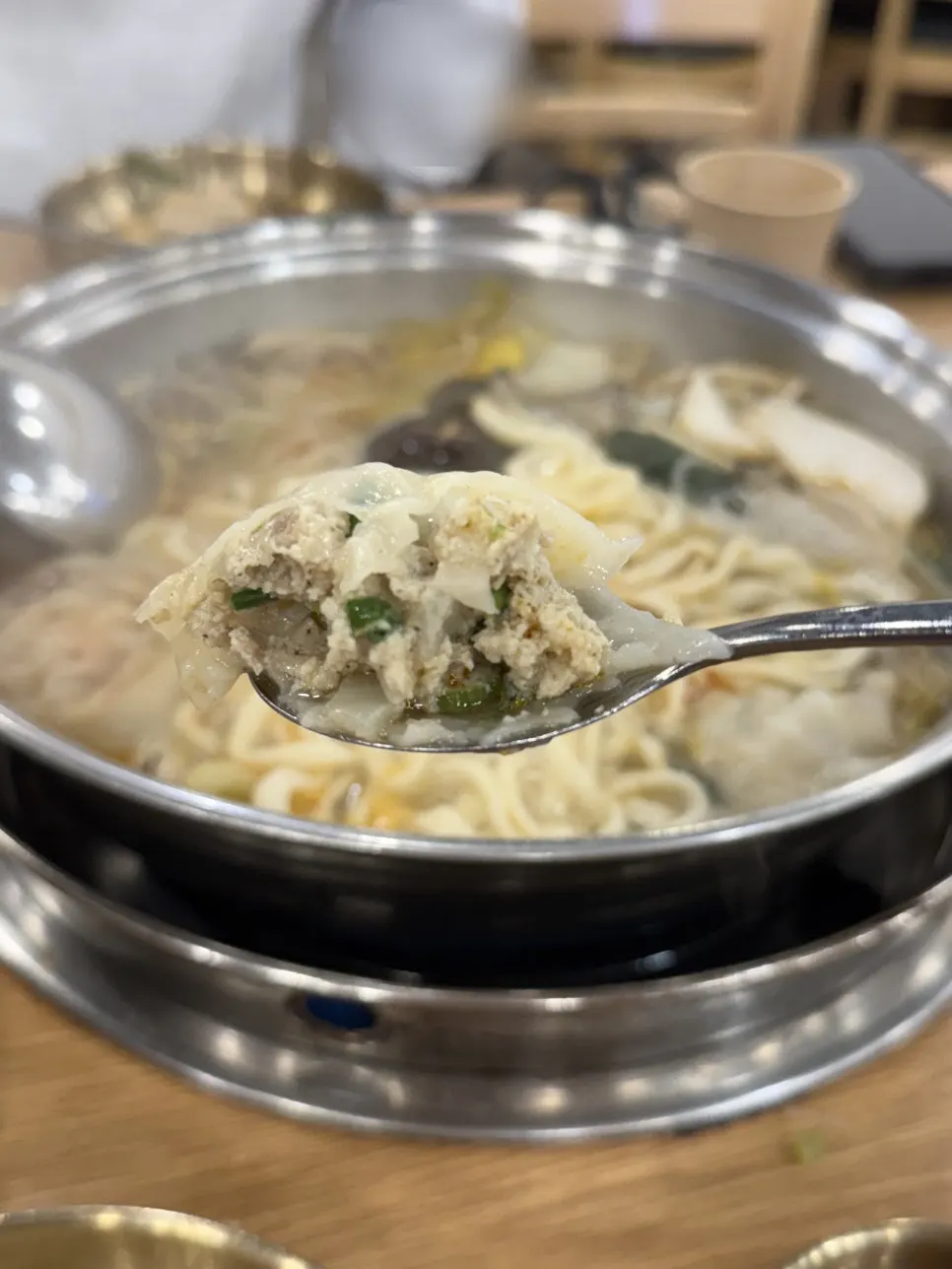 속이 꽉 찬 종가만두 고기만두 단면