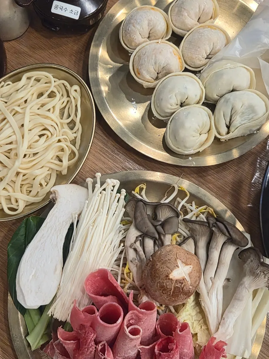 Table set with mild mandu hot pot for two
