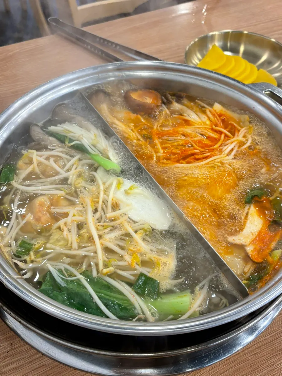 Hot pot ingredients and split broth