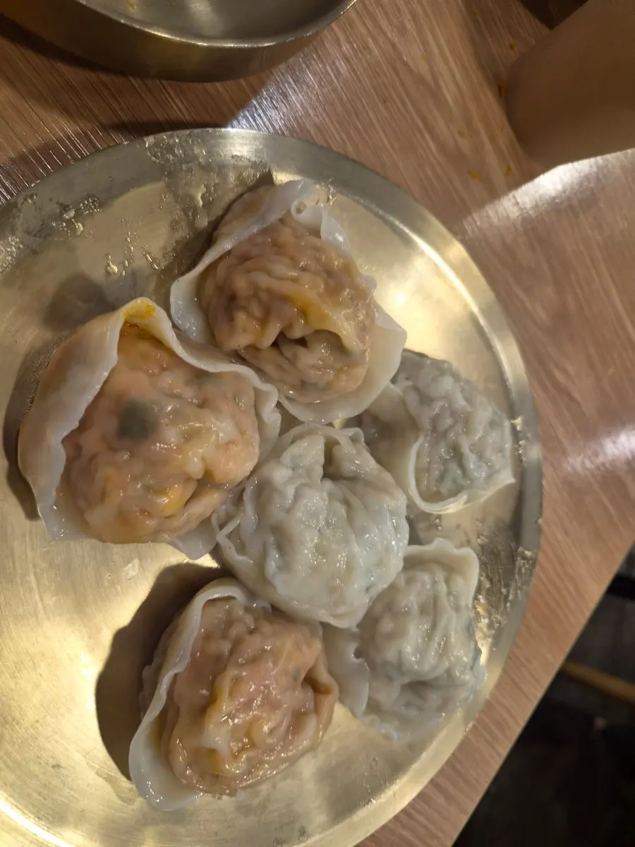 삶은만두 속을 보여주는 단면
