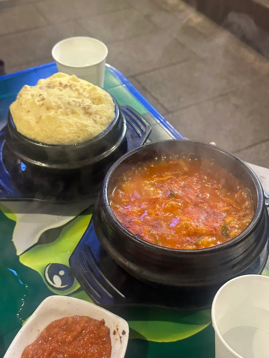 Meongseokjip's kimchi jjigae loaded with ingredients
