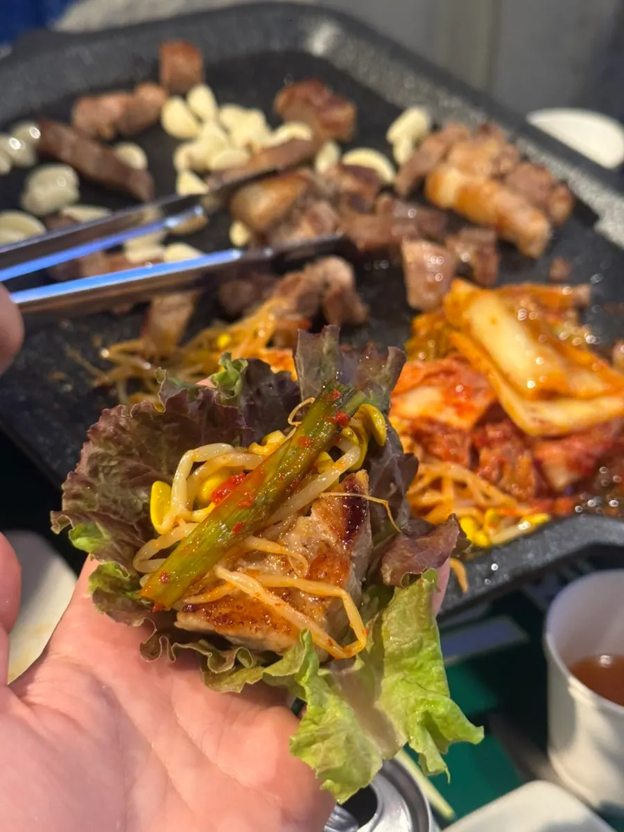 셀프바에서 가져온 파김치