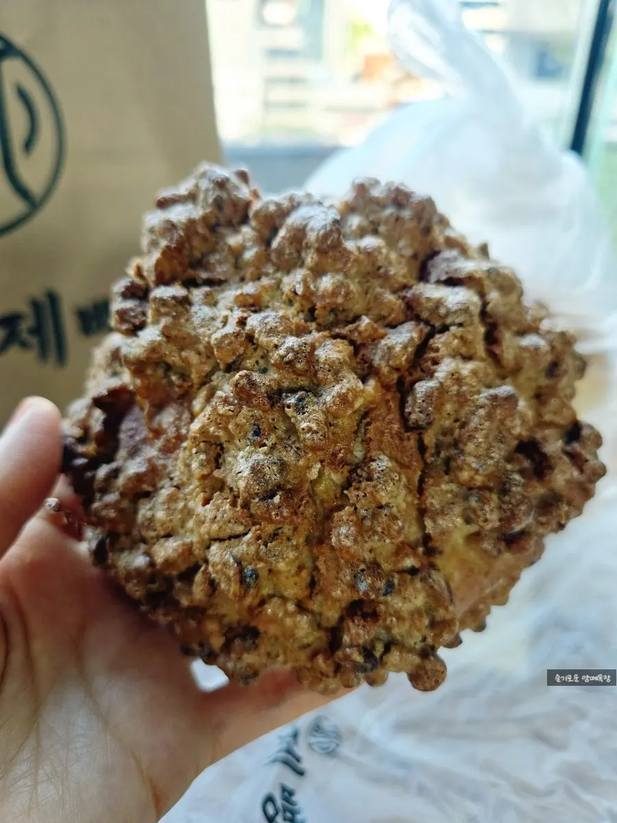 Munhwa Bakery walnut bread