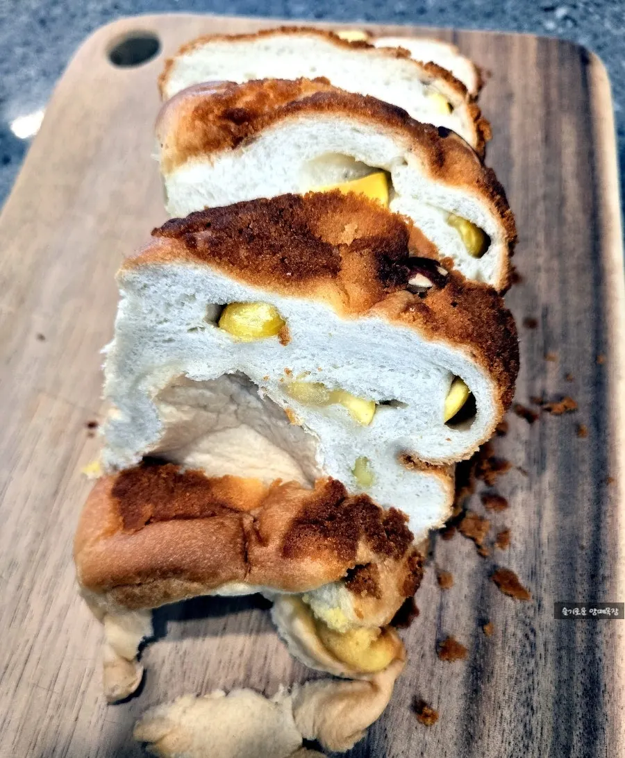 Crumb and texture of the rice chestnut loaf