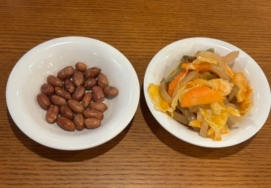 Basic side dishes served first