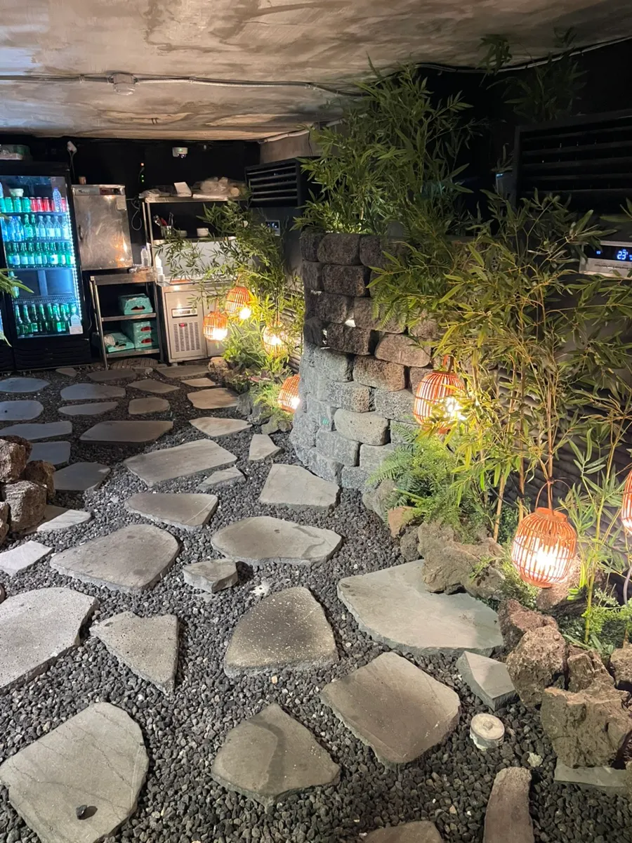Self-serve bar at Tapgol Gongwon Jongno 3-ga Branch