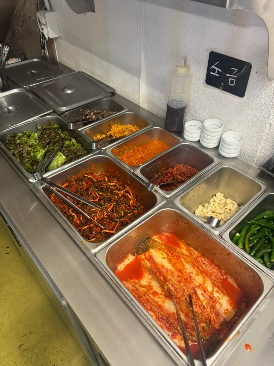 바삭하게 구워진 냉동삼겹살