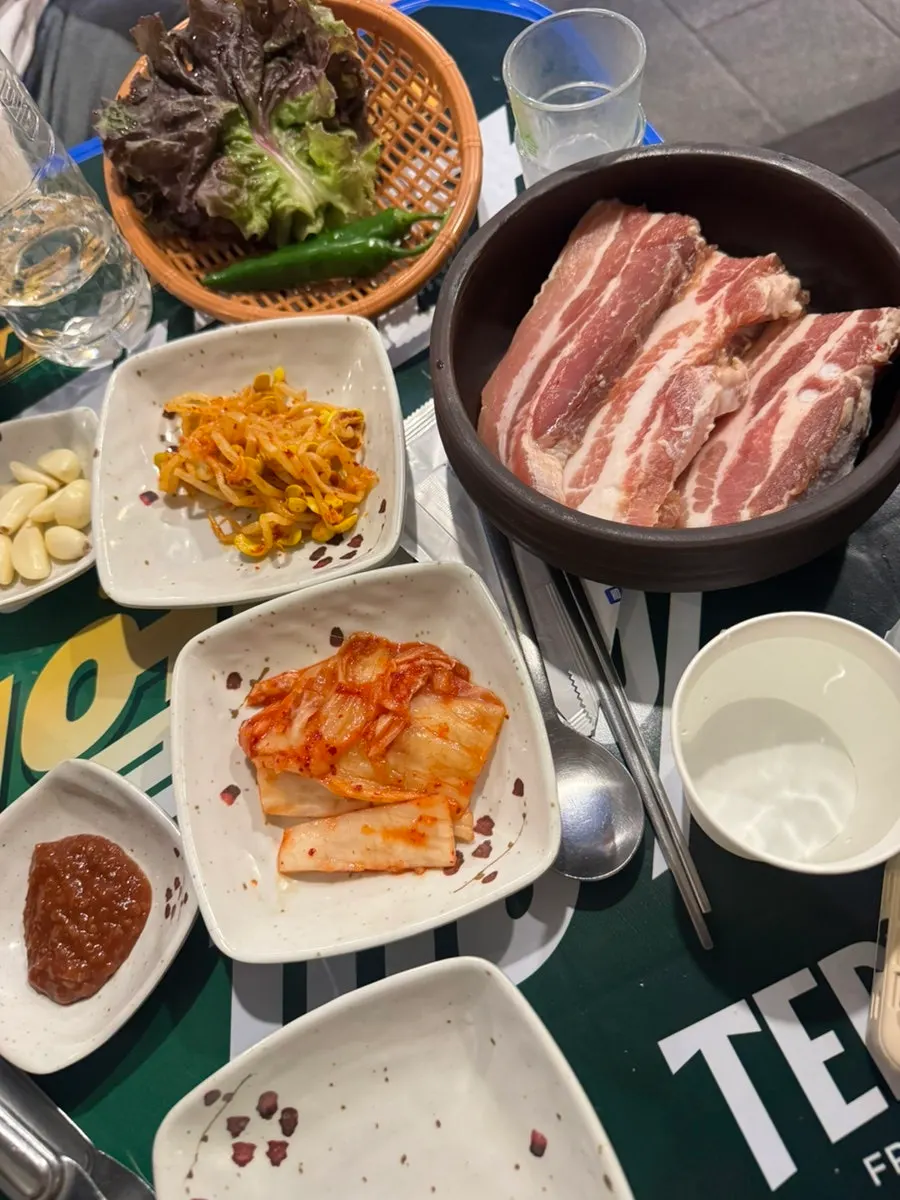 멍석집 기본 반찬 한 상