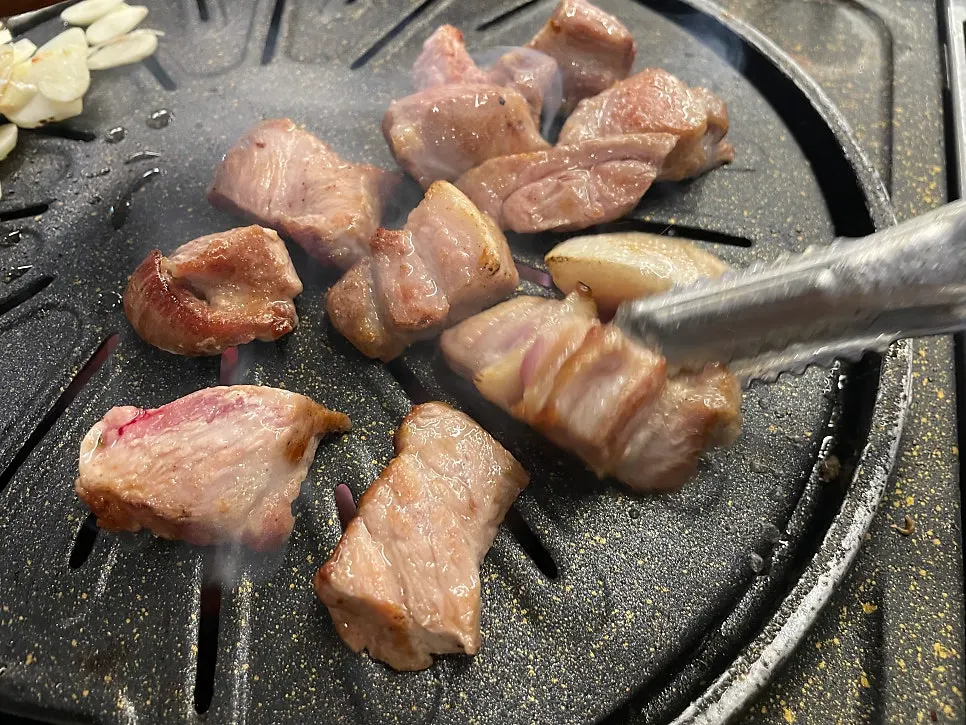 Cross-section of well-cooked black pork neck