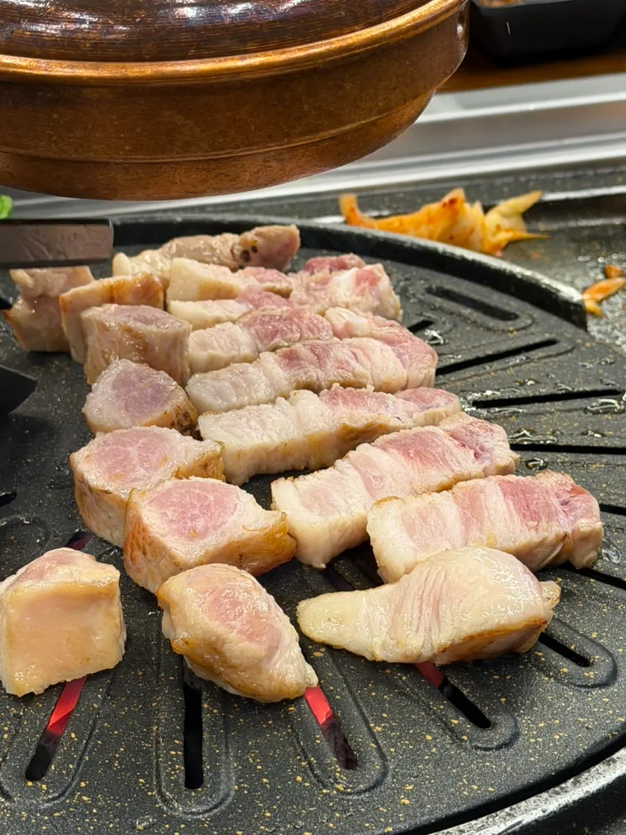 Golden, well-grilled hangjeongsal