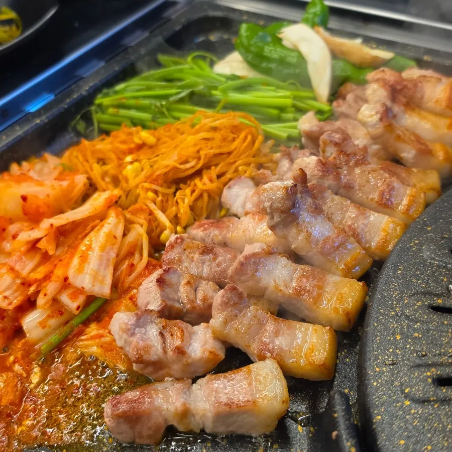 Perfectly grilled Boseong nokdon cham samgyeopsal