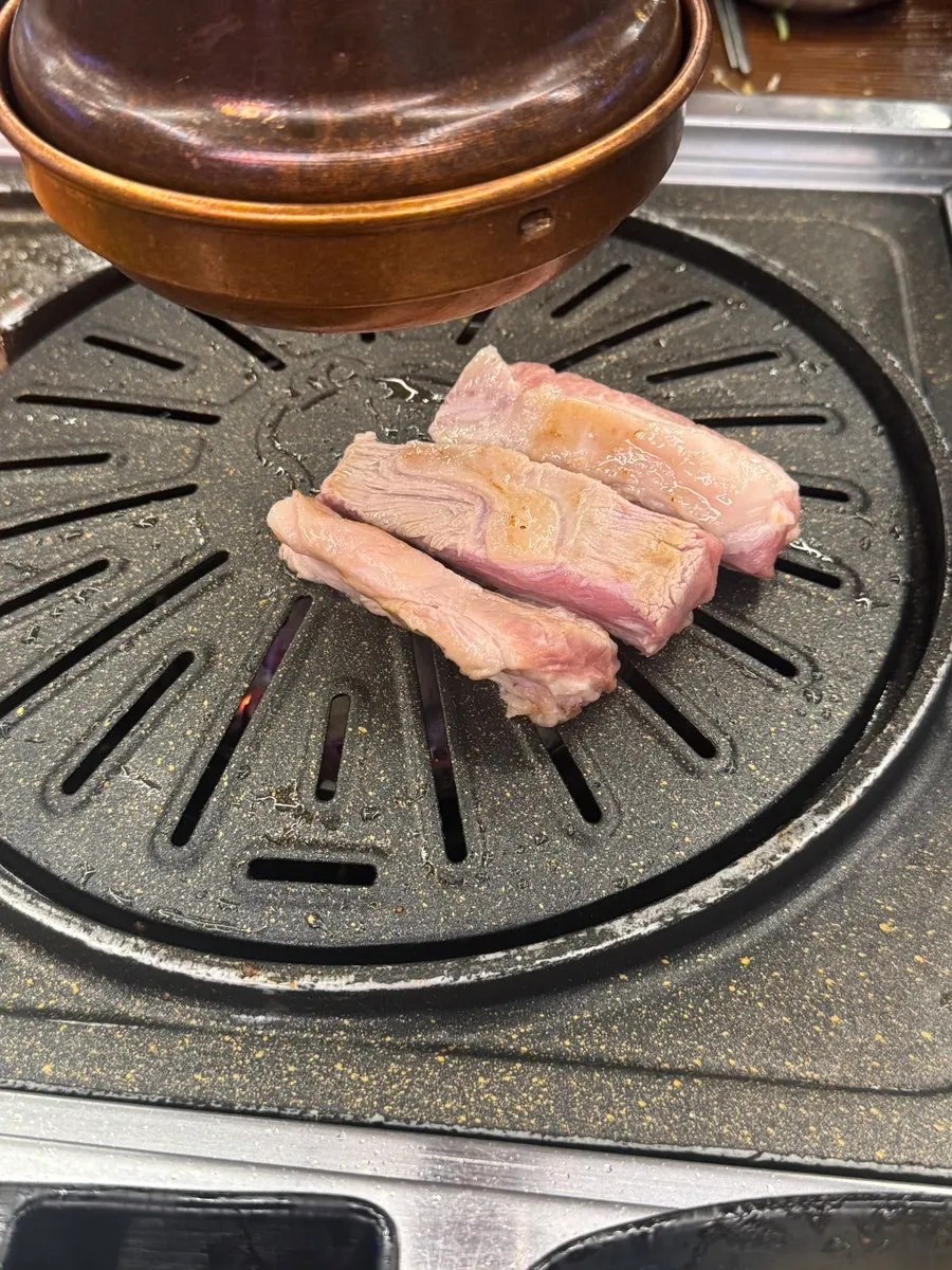 烤盤上的雪花肉