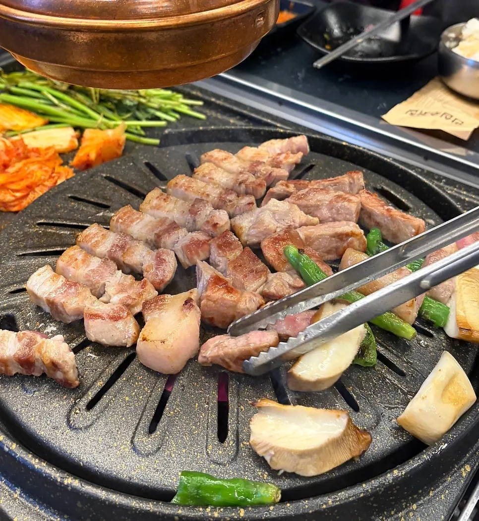 Neatly arranged grilled pork belly and pork neck
