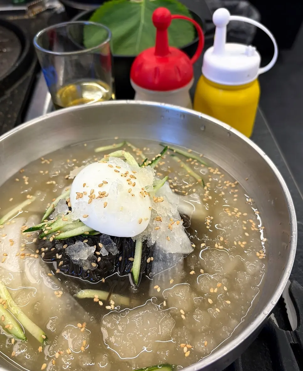 Jirisan kudzu cold noodles topped with shaved ice
