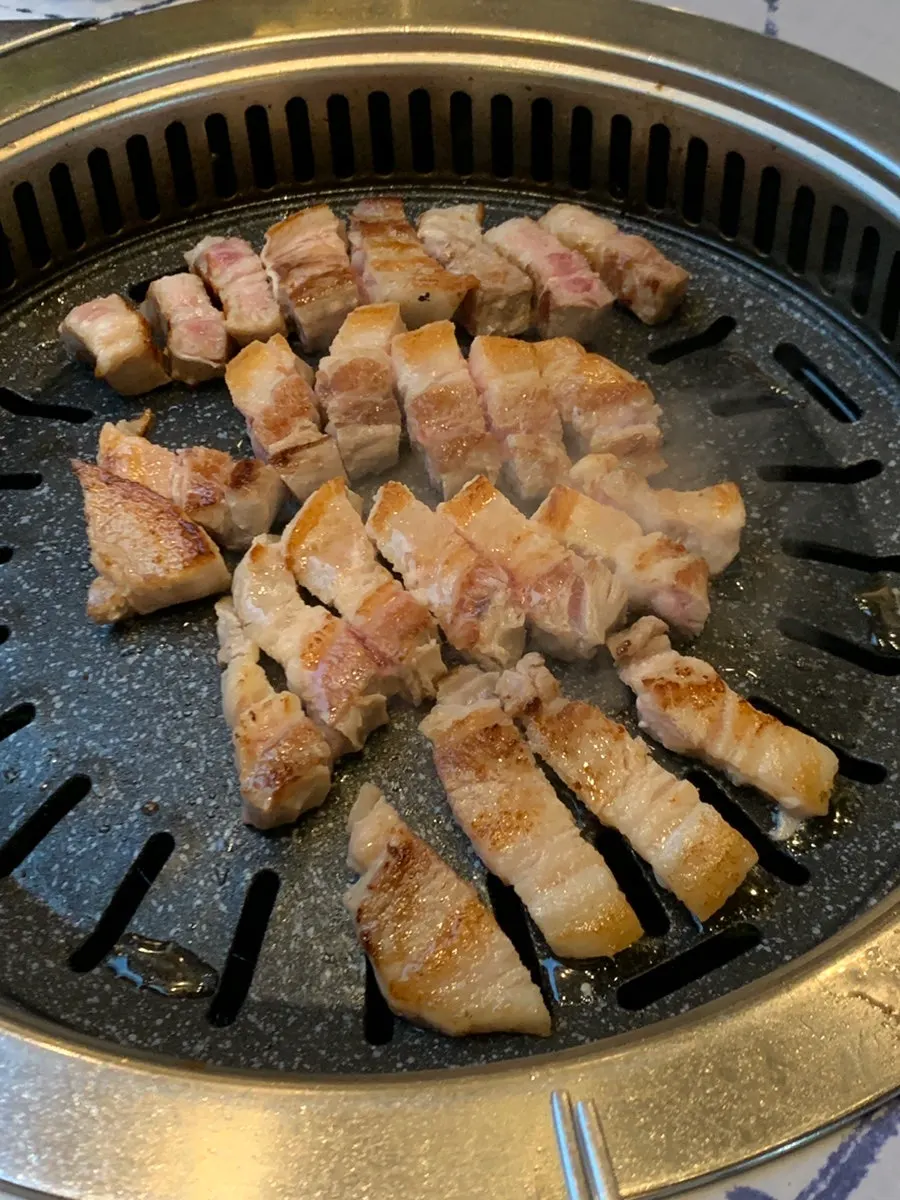 脂身と赤身の比率が良いサムギョプサル