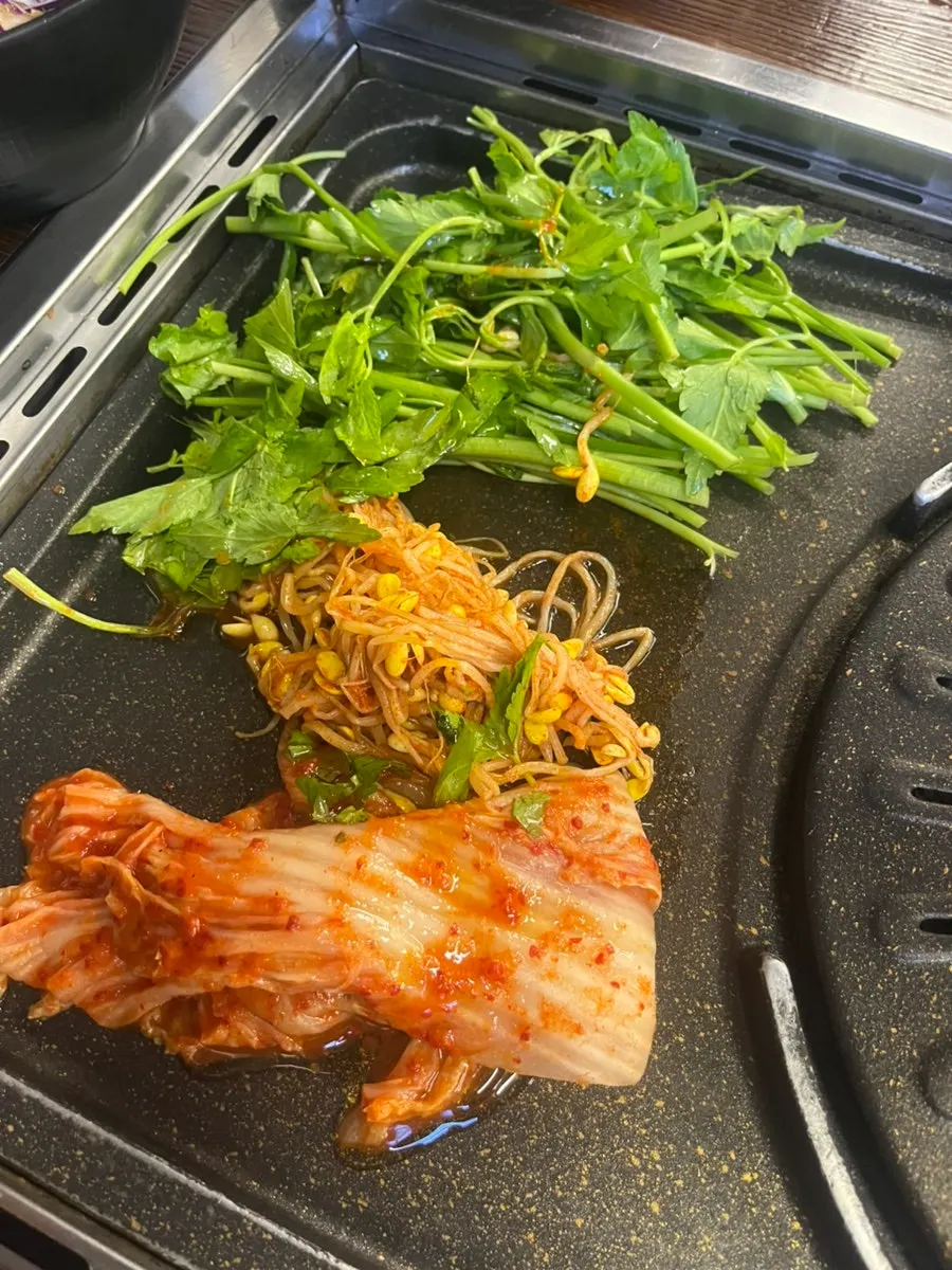Side dishes and accompaniments at Cham Dwaejitgan Jongno Main Branch