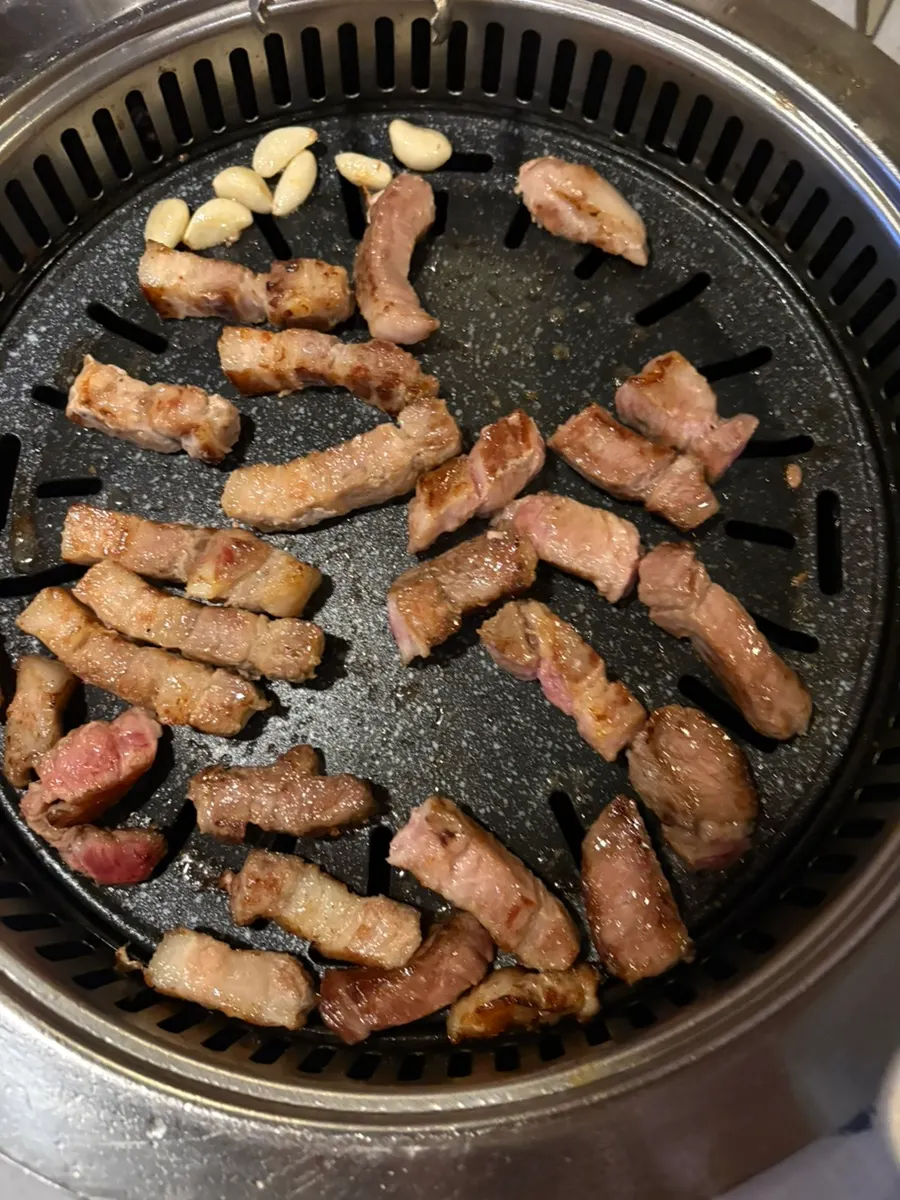 김치와 함께 먹는 삼겹살