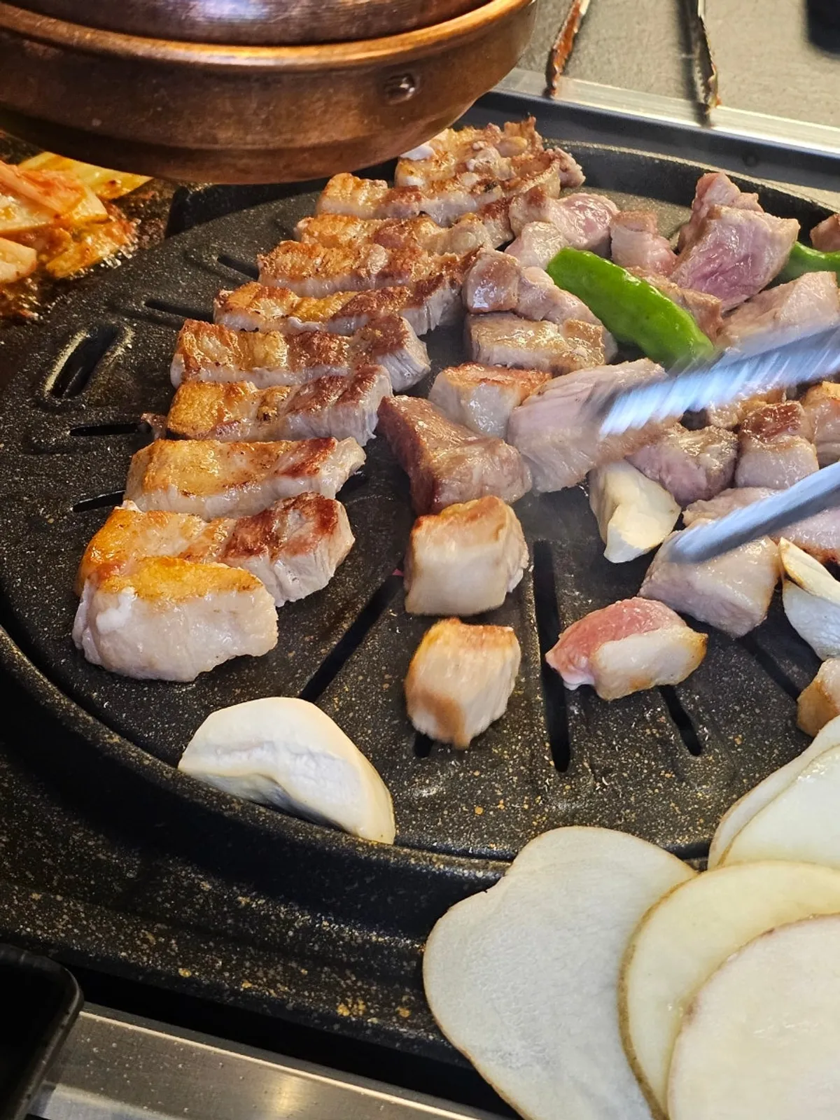 참돼짓간 종로본점 삼겹살 상차림