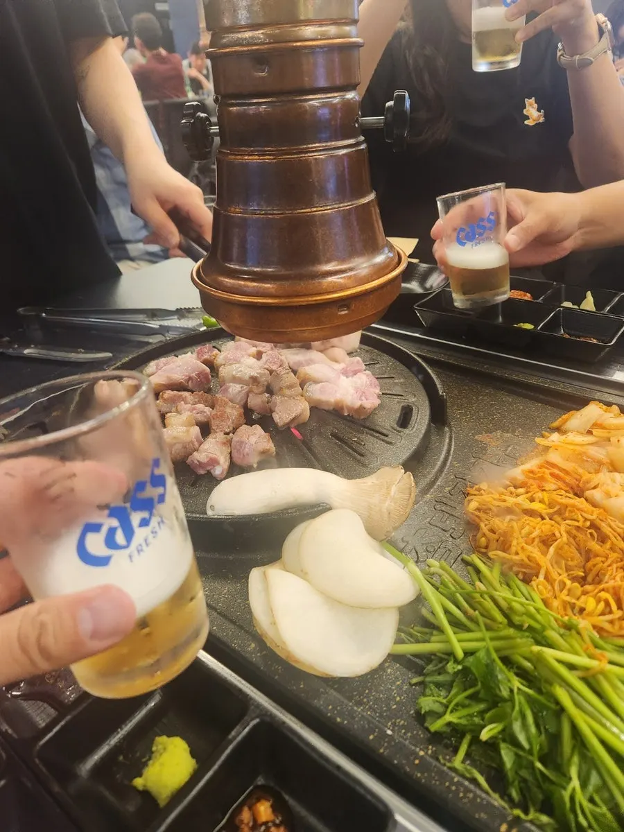 고기 안주에 말아 마신 소맥 한잔