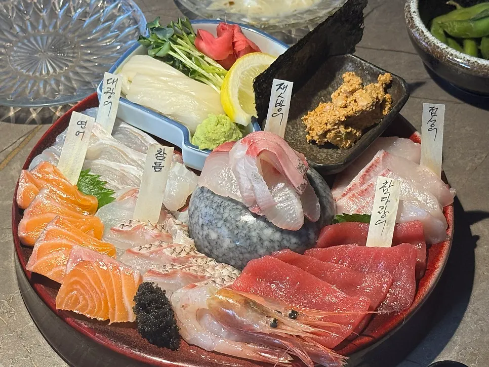 Aged sashimi spread served together with tokkuri