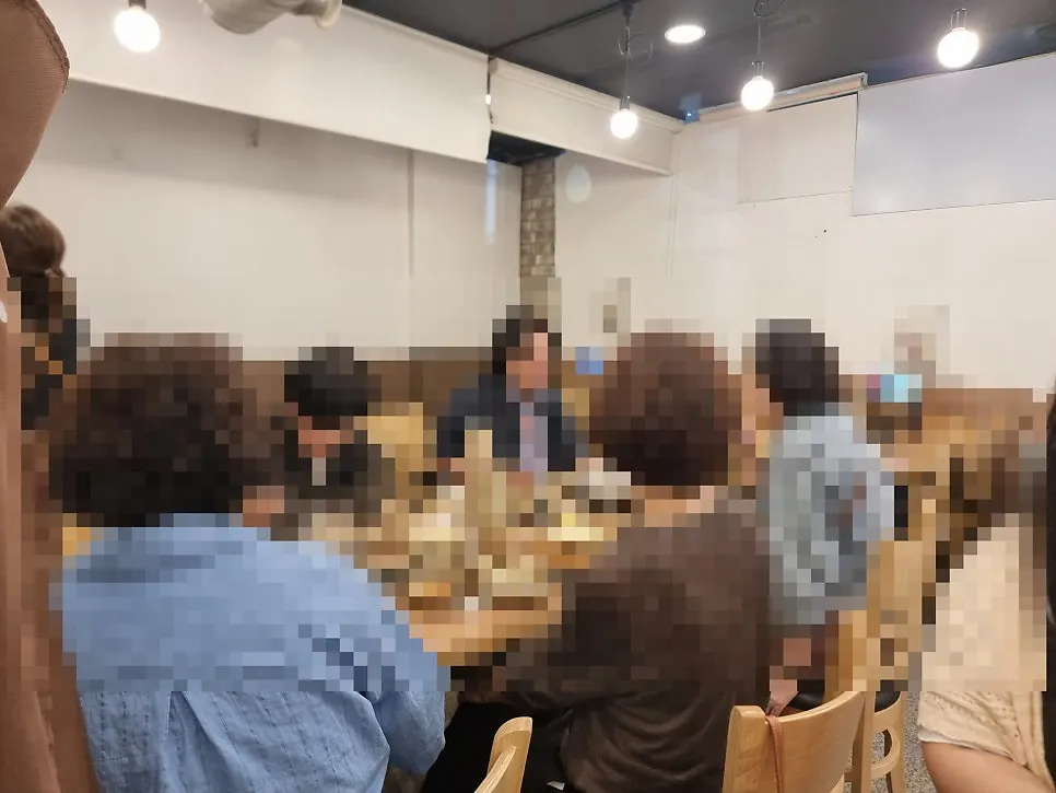 종가만두 매장 입구와 메뉴