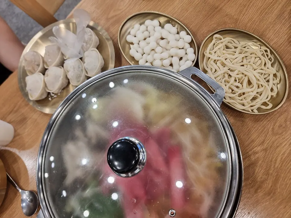 매일 빚는 속이 찬 수제만두