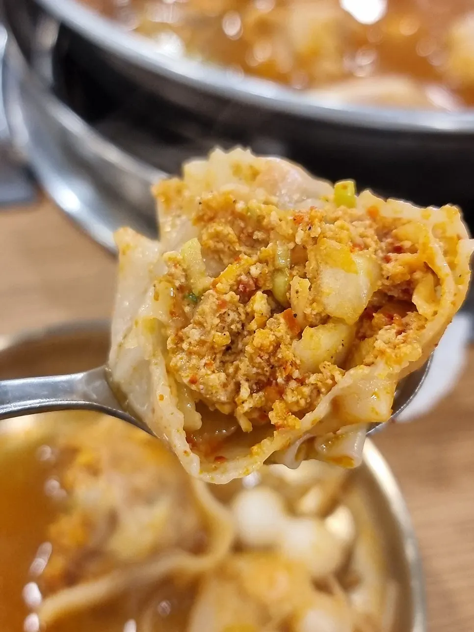 고기가 많이 든 고기만두